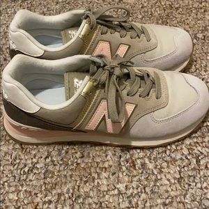 New Balance Tennis Shoes